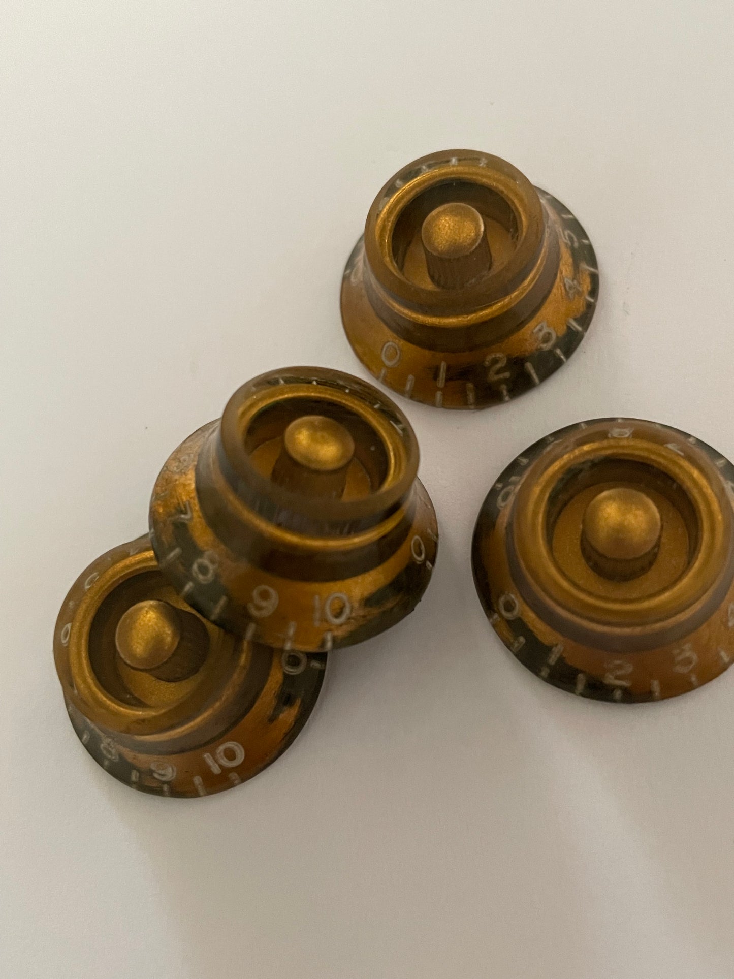 Aged Top Hat knobs gold, US size, Gibson, set of 4