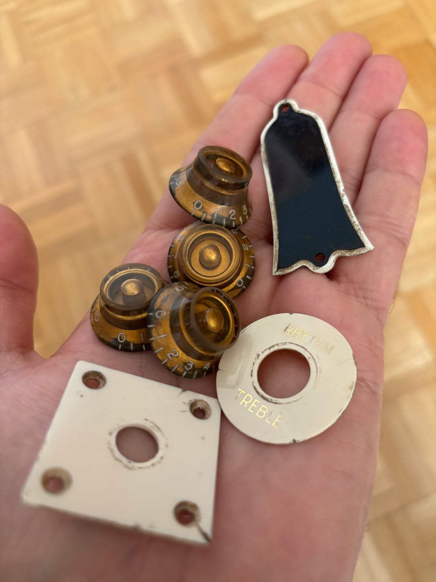 Aged Gibson Top Hat knobs, historic truss rod cover, 59 style toggle switch plate and jack plate set
