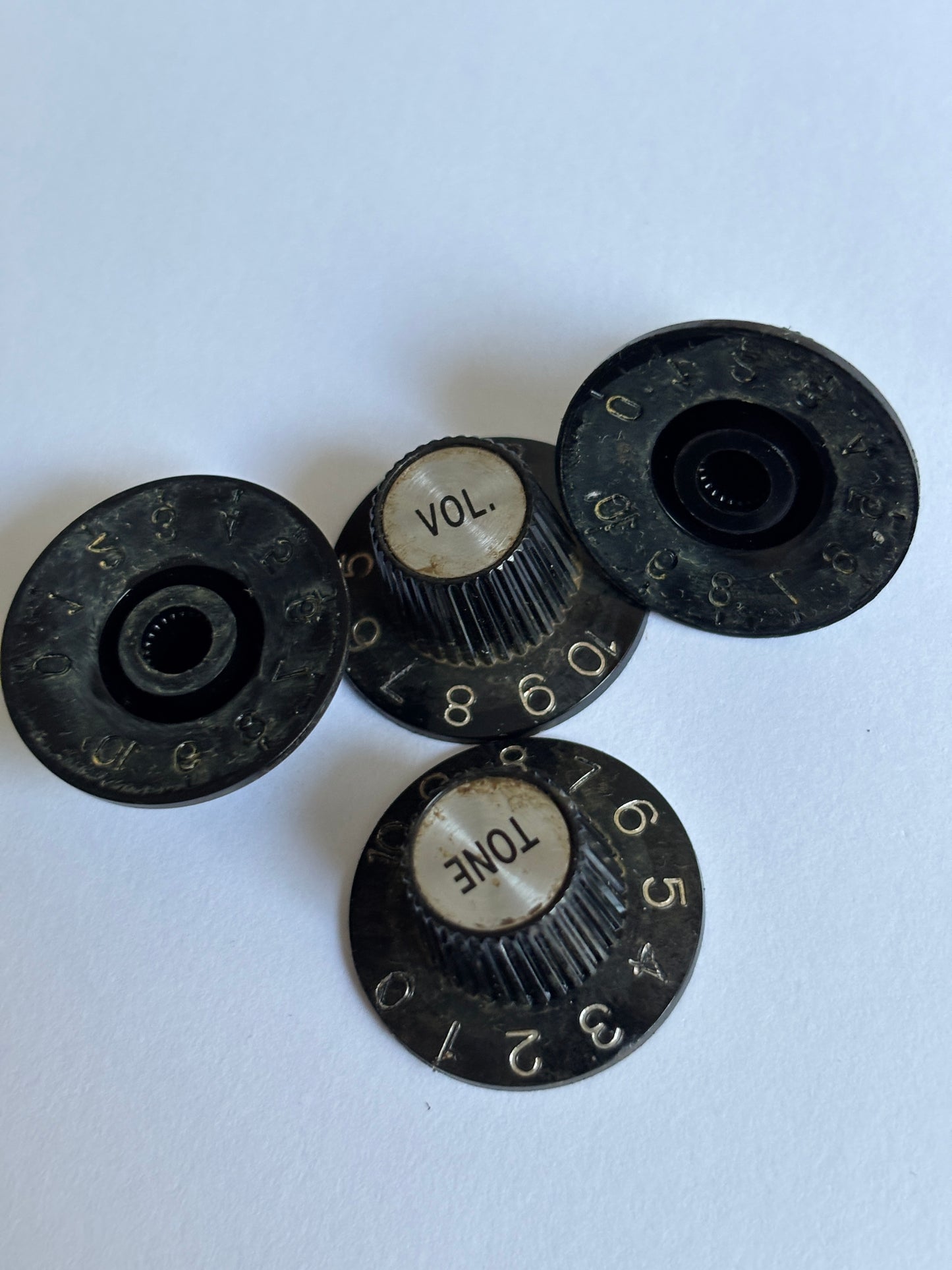 Set of 4 aged Gibson Witch Hat knobs black/silver, ES-335, relic, 59 Parts