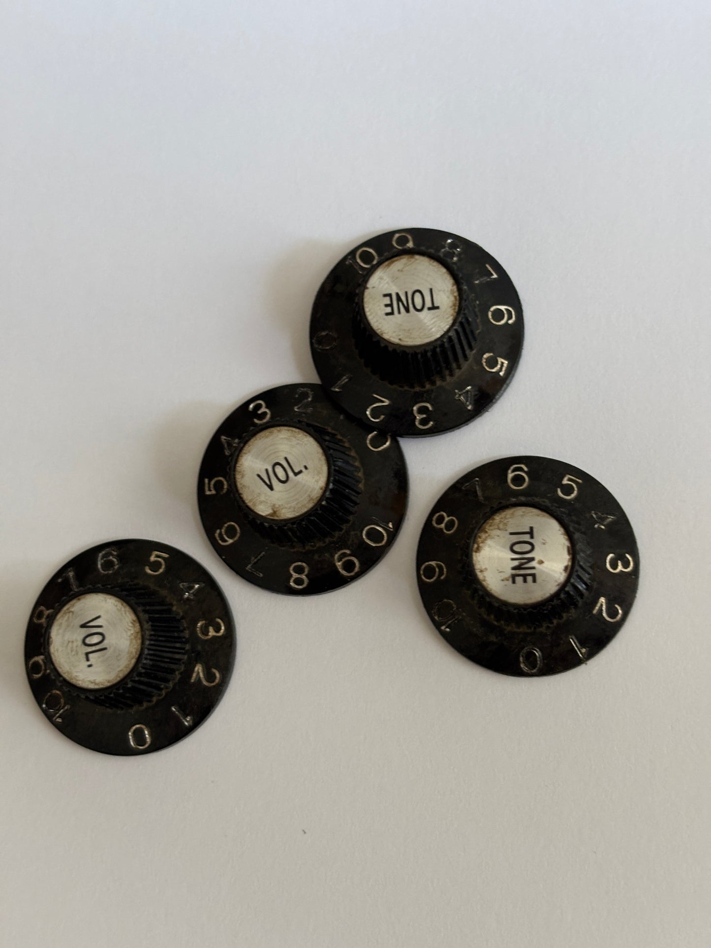 Set of 4 aged Gibson Witch Hat knobs black/silver, ES-335, relic, 59 Parts