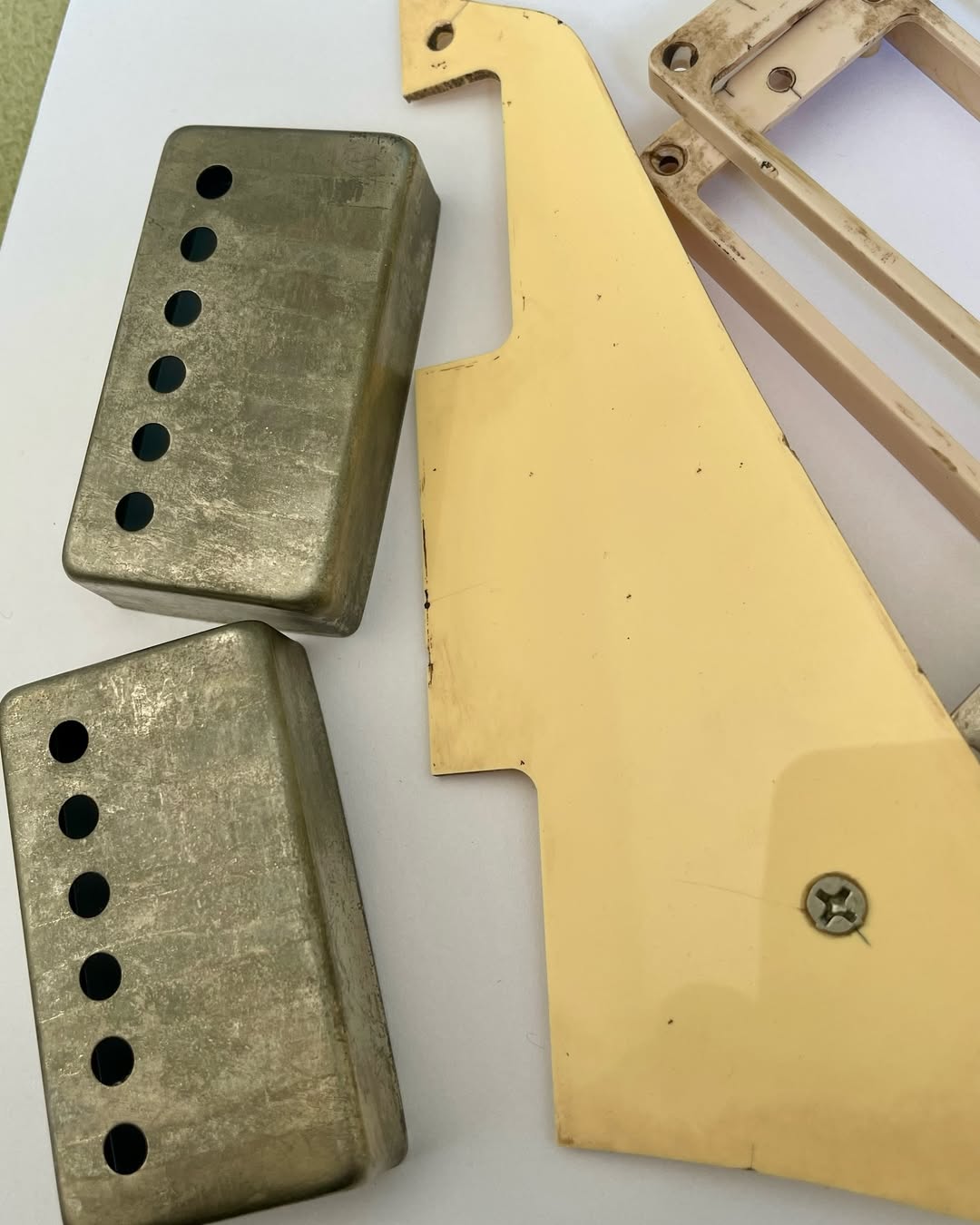 Aged Les Paul Pickguard, historic rings and covers set, CREAM, for Gibson Les Paul Historic, 59 Parts