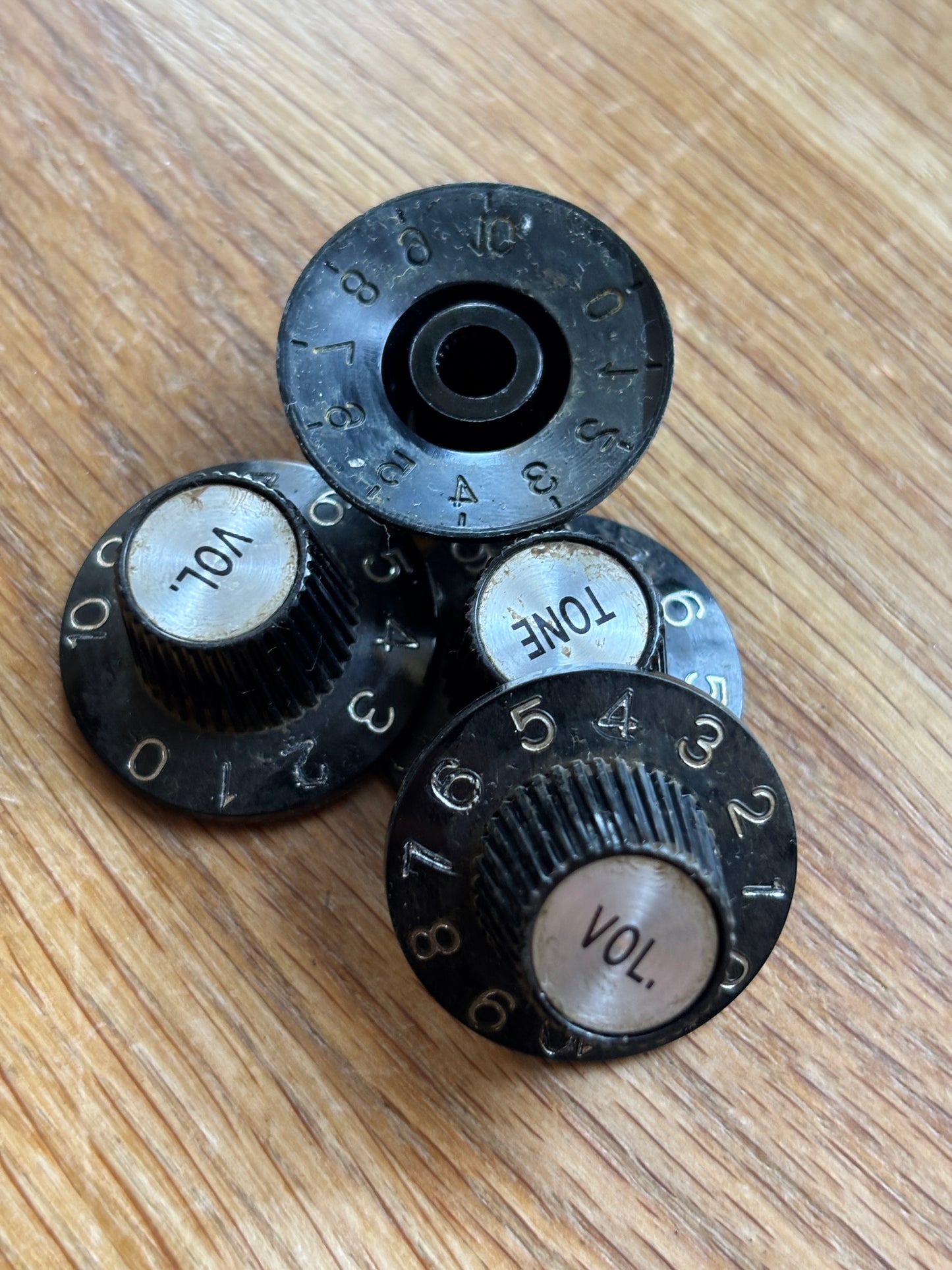 Set of 4 aged Gibson Witch Hat knobs black/silver, ES-335, relic, 59 Parts