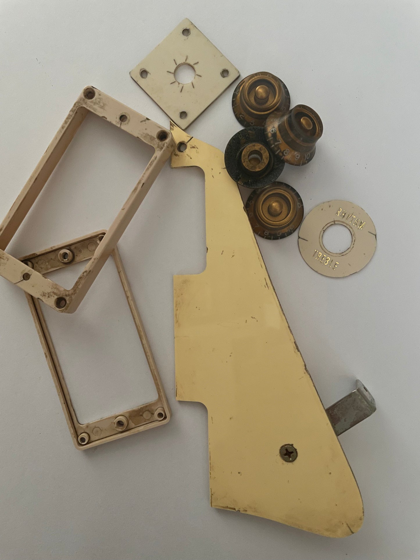 Gibson aged set, Pickguard, Pickup rings, switch plate, Top Hat knobs and jack plate, Les Paul, relic, 59 Parts