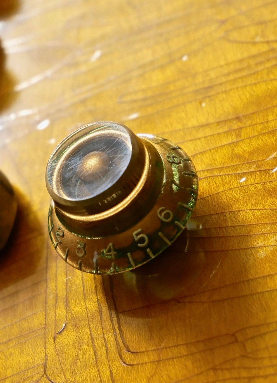 Aged Top Hat knobs gold, US size, Gibson, set of 4