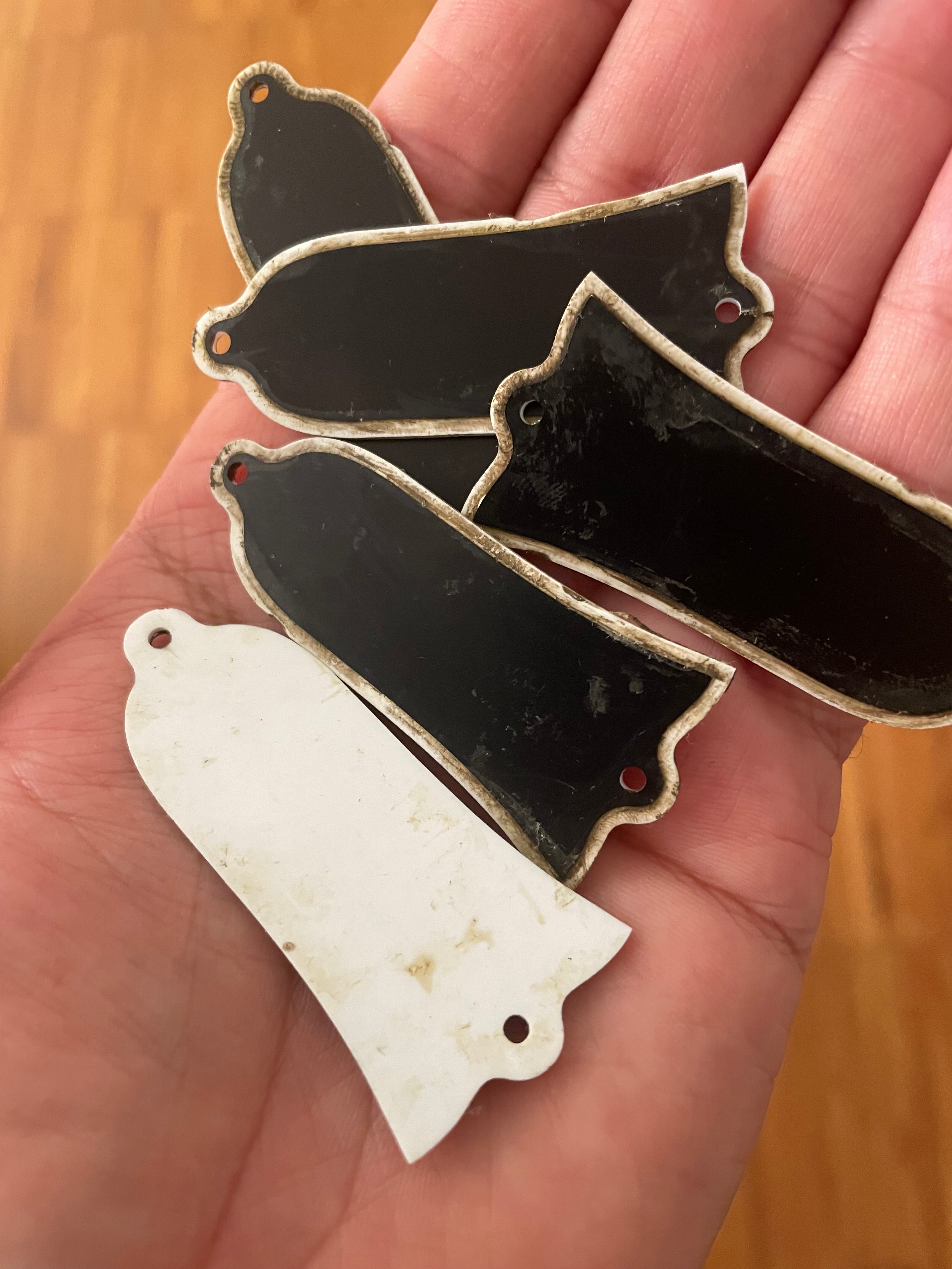 Hand aged historic truss rod cover Gibson Les Paul 1959, relic, aged, – 59  Parts - aged relic guitar parts for Gibson, Fender