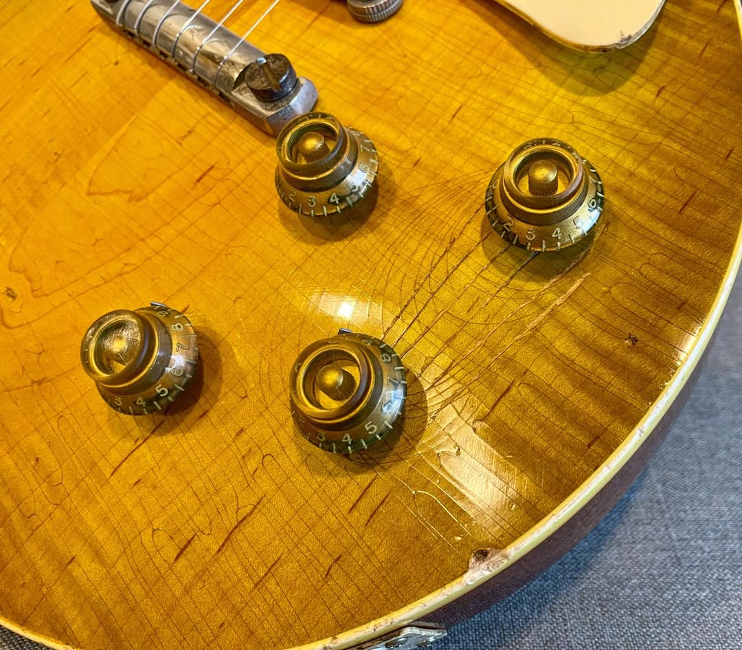 Aged Top Hat knobs gold, US size, Gibson, set of 4