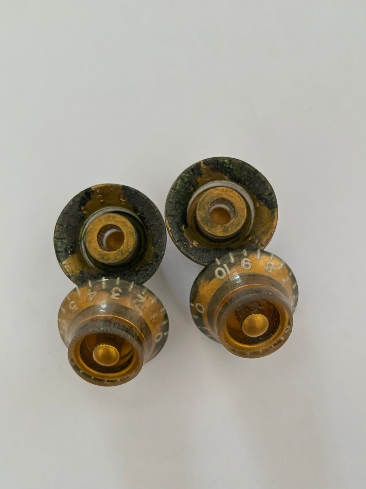 Aged Top Hat knobs gold, US size, Gibson, set of 4