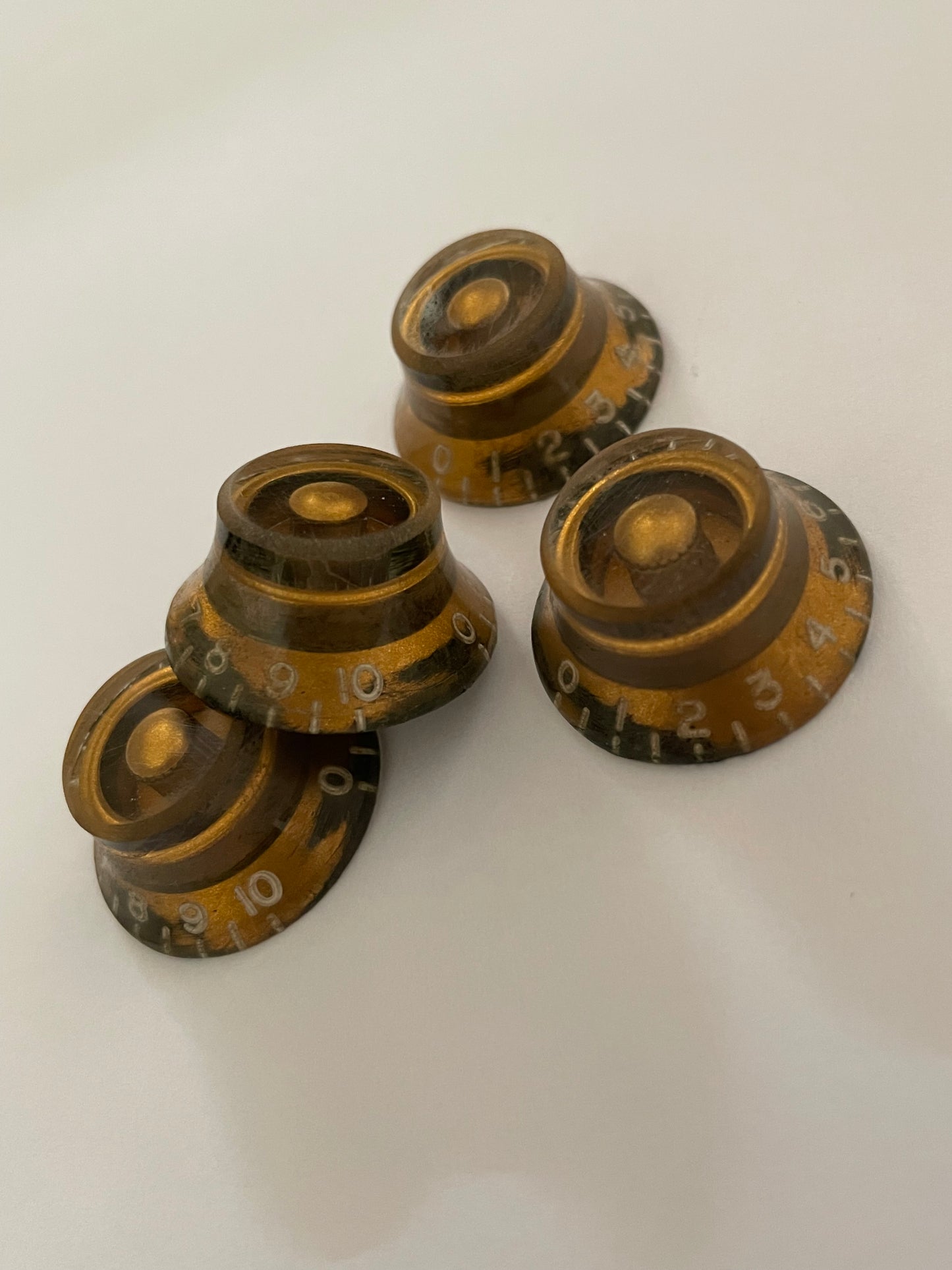 Aged Top Hat knobs gold, US size, Gibson, set of 4