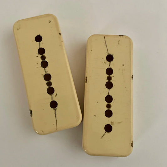 Aged Gibson P90 pickup covers, set of 2, light cream, soapbar, relic, 49.2 spacing, 59 Parts