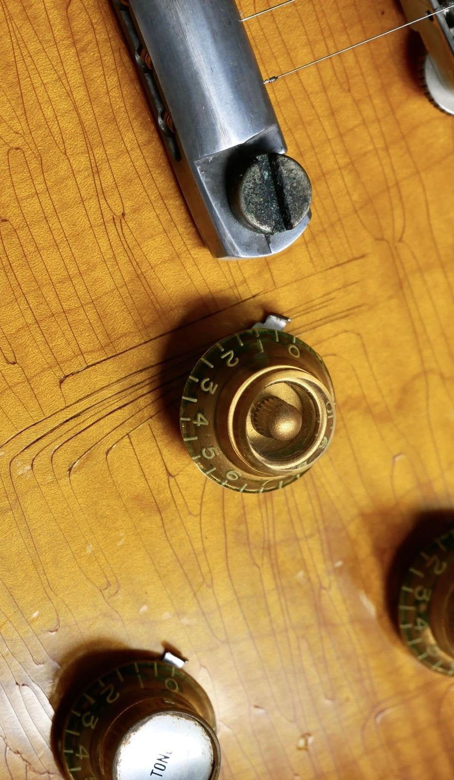 Aged Top Hat knobs gold, US size, Gibson, set of 4, painted numbers
